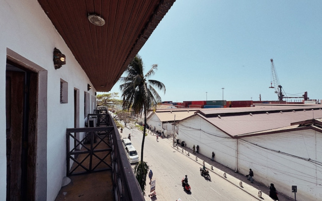 Stonetown Tides Hotel