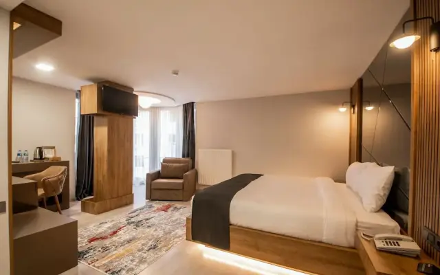 Adresin Hotel