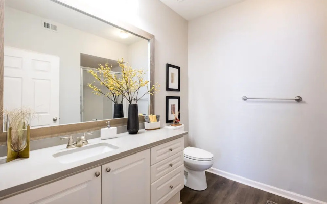 Hope St Downtown Luxury Rentals