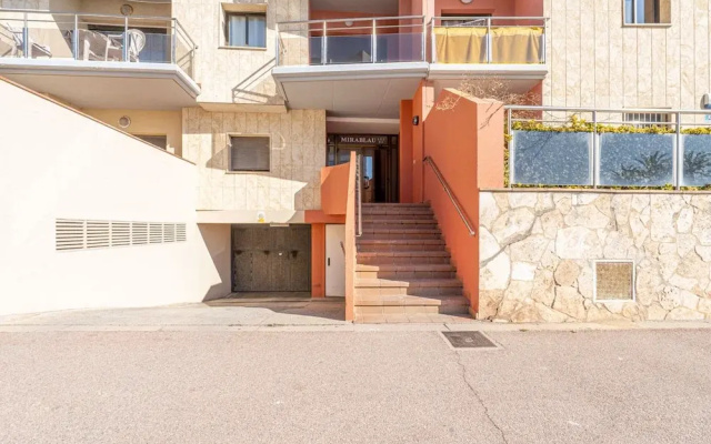Apartment in Empuriabrava With Sea Views
