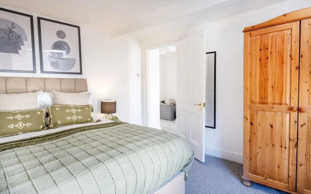 Gloucester Street Nest - 3BR Flat for 7 Guests