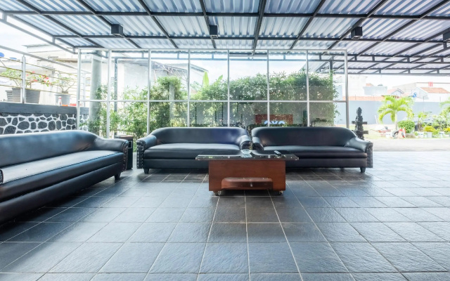Hz Residence
