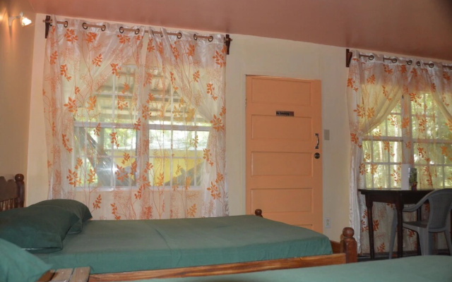 Howler Monkey Resort