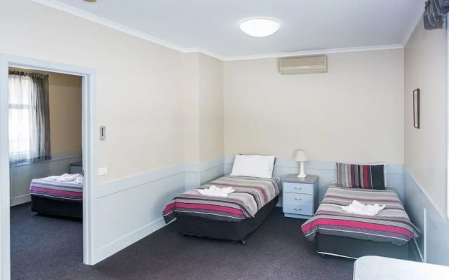 Merimbula Lakeview Hotel