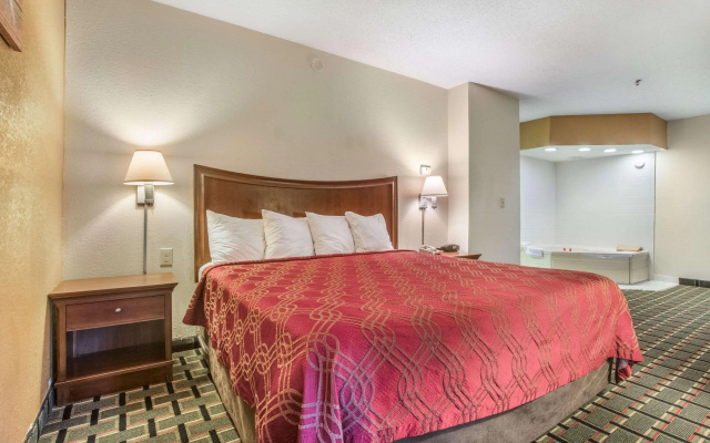 Econo Lodge Inn & Suites Marietta near Dobbins ARB