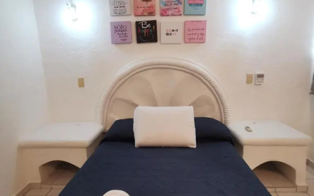 2 bedroom apartment with a/c Wi-Fi best location!