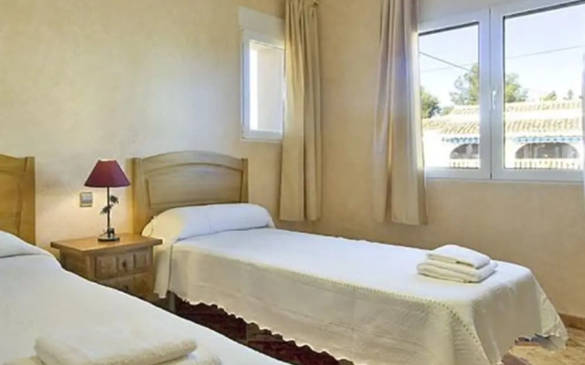 Villa - 8 Bedrooms with Pool and WiFi - 106437