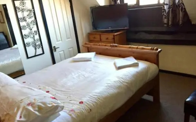 The Tudor House Hotel