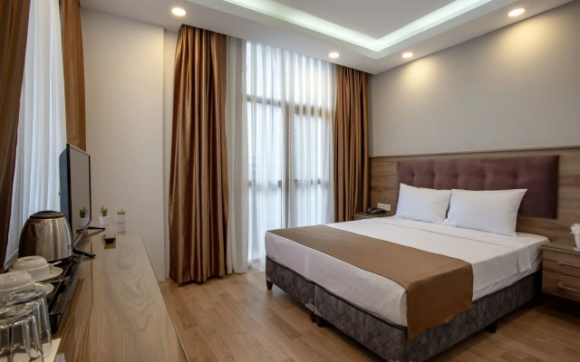 West Palace Hotel