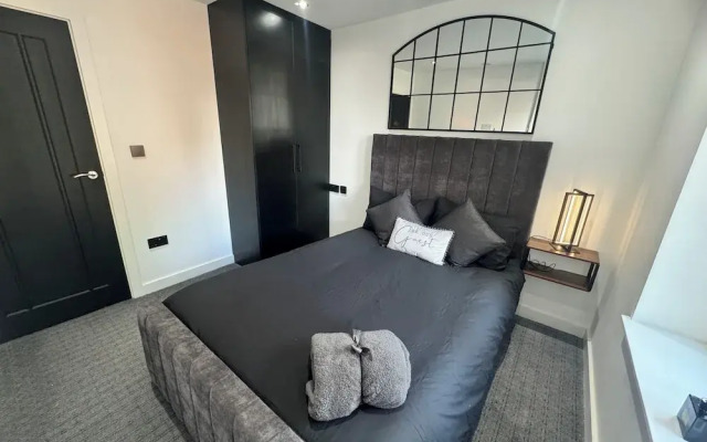 Luxury Flat in Uxbridge