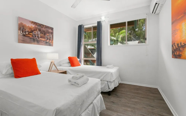 Marlin Cove Resort, Private Apartment