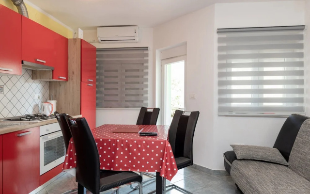 Seaview Apt Near Paklenica 4 Close To Sea