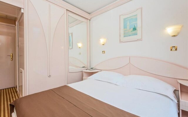 Hotel Zorna Plava Laguna комната для гостей