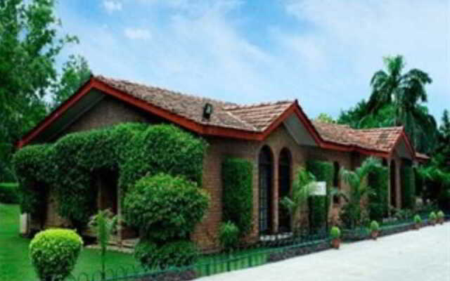 Отель Ashok Country Resort вид на фасад