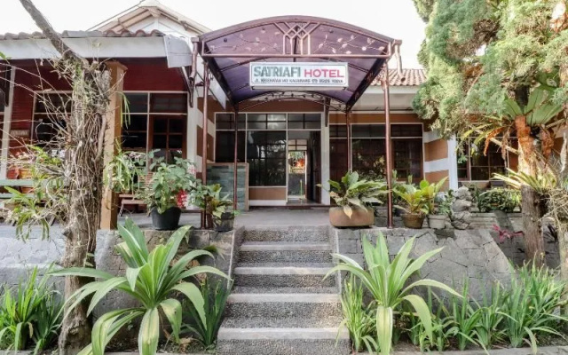 Satriafi Hotel By Zuzu