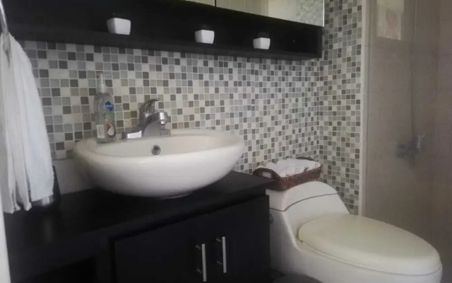 Apartment by airport on way to beach