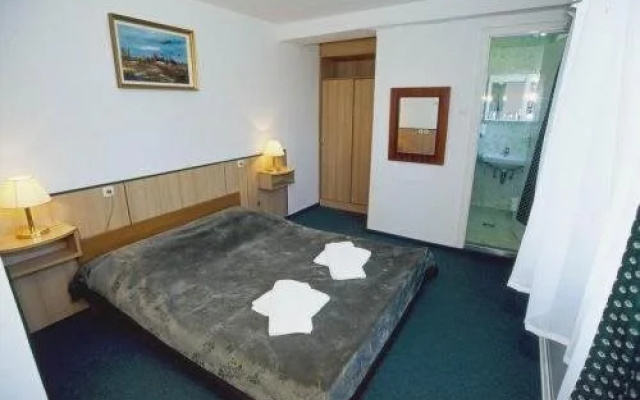 Maria Hotel