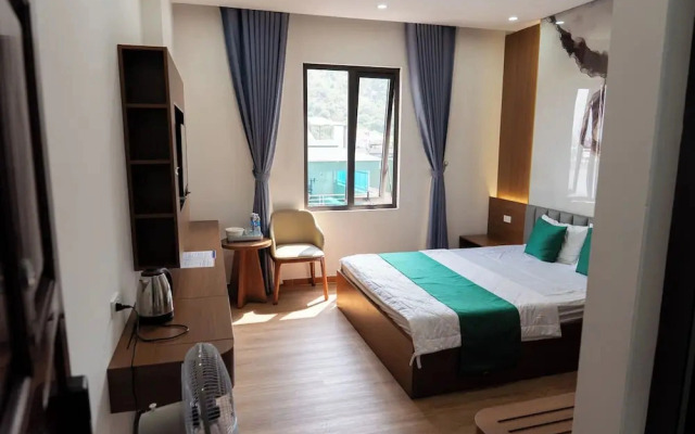 12 Ao Ca Hotel