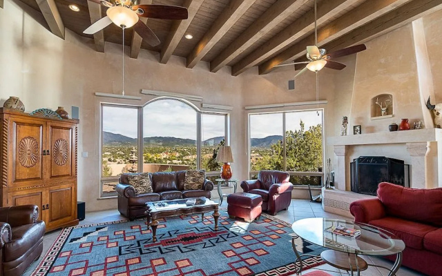 Dorthia Garden Retreat & Views by Kokopelli Property Management