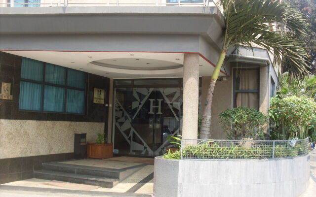 Golden Park Hotel вид на фасад