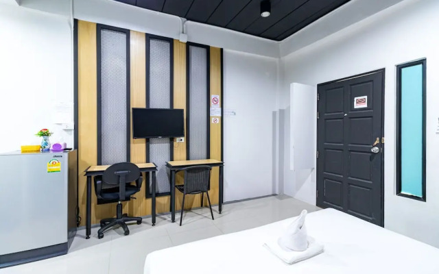 CS Klongtoey Grand Resort by Zuzu