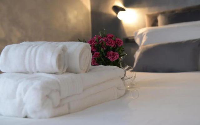 Suite28 (Adults Only)