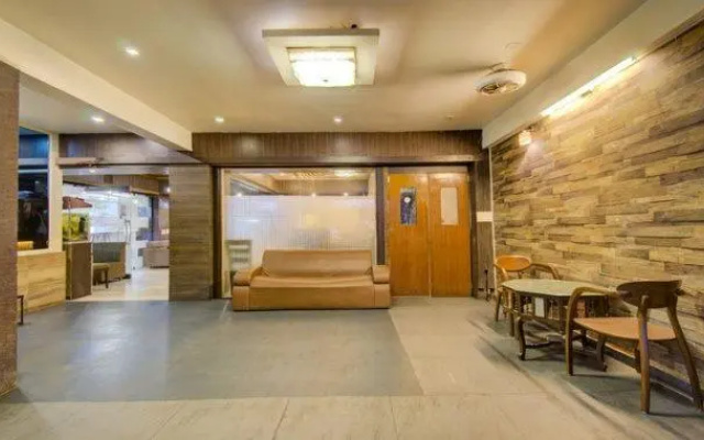 Hotel La 365 Residency