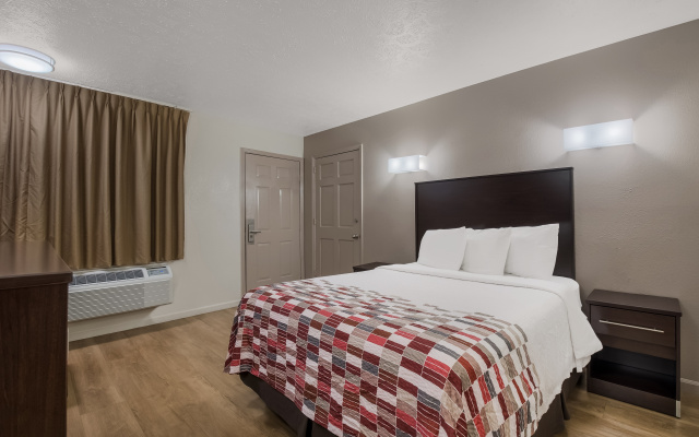 Red Roof Inn Crossville