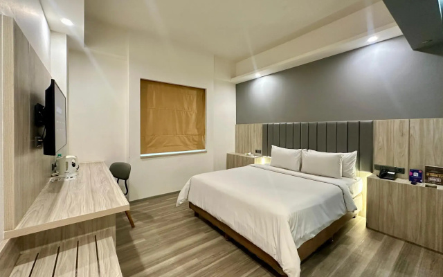 Sparks Life Jakarta, ARTOTEL Curated