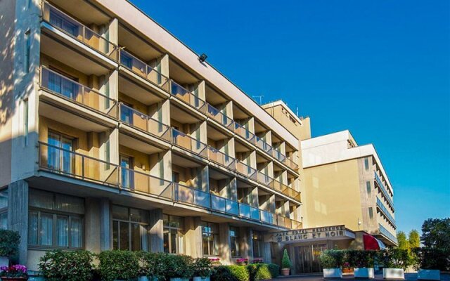 Park Hotel Blanc et Noir вид на фасад