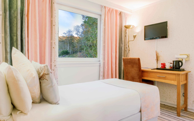 Muthu Queens Hotel