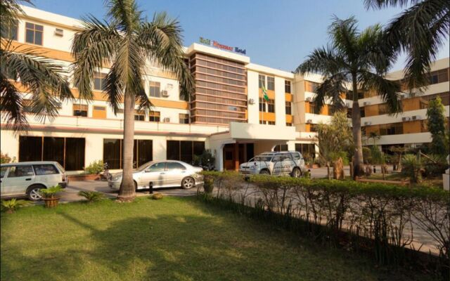 Nadi Myanmar Hotel Mandalay вид на фасад