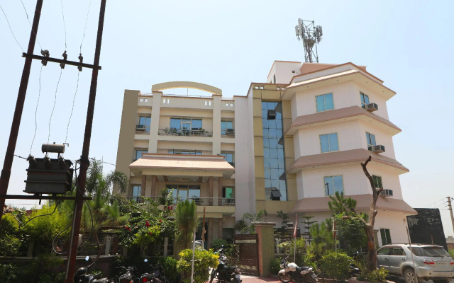 OYO 14708 Hotel Ashiyana