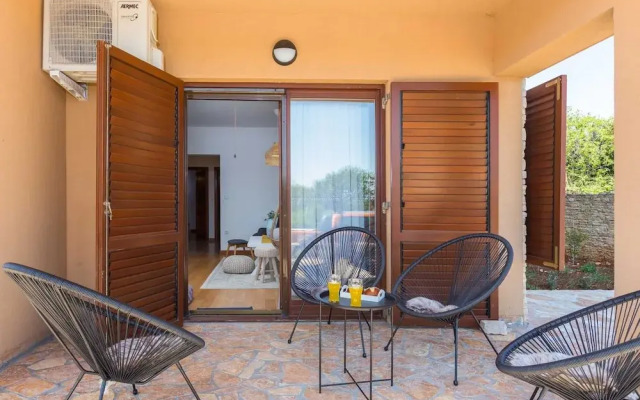 Apartment With Shared Swimming Pool