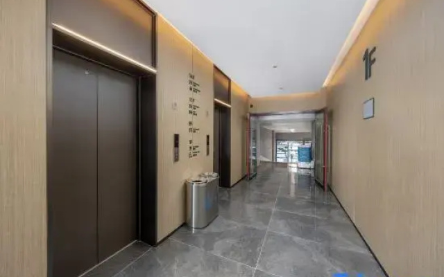 Liyi Hotel (Chongqing Bishan CBD Financial Street Xiuhu Park Branch)