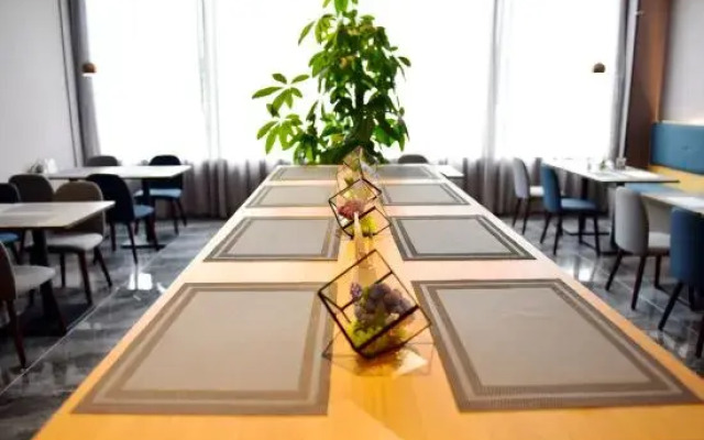 Homeinn Selected Hotel (Yantai Fushan District Yongda Street)