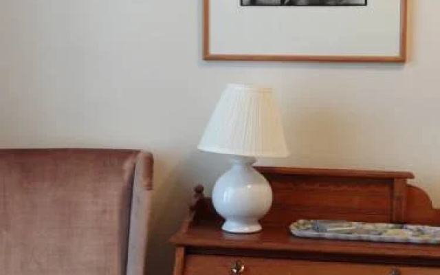 House of Two Urns