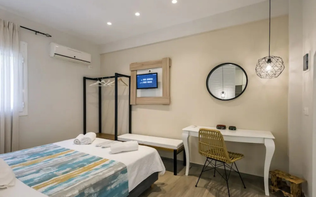 Aggelos Hotel - Luxury Suite on the Beach - Breakfast included