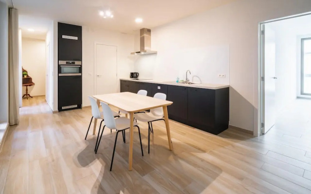 Comfy Stay for 10 Near Antwerp Station
