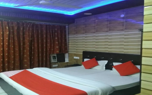 OYO Flagship 23665 Hotel Ajay