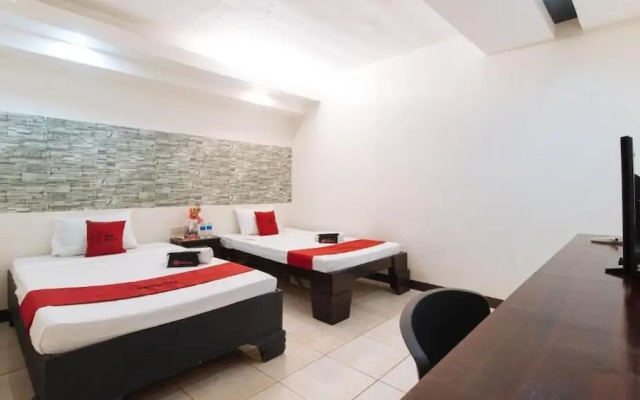 RedDoorz Plus @ Melsol Metro Vigan