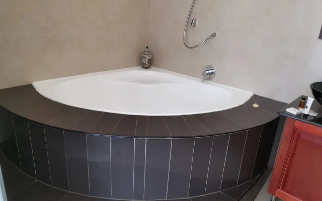 Erasmus Manor Guest House