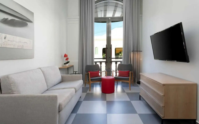 Palacio Provincial San Juan, Curio Collection by Hilton