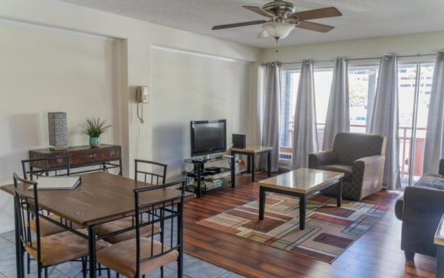 Waikiki Condo Rental - Hawaiian King