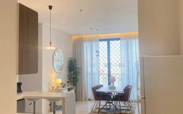 Spacious new 2 bedroom Apt-in amazing location