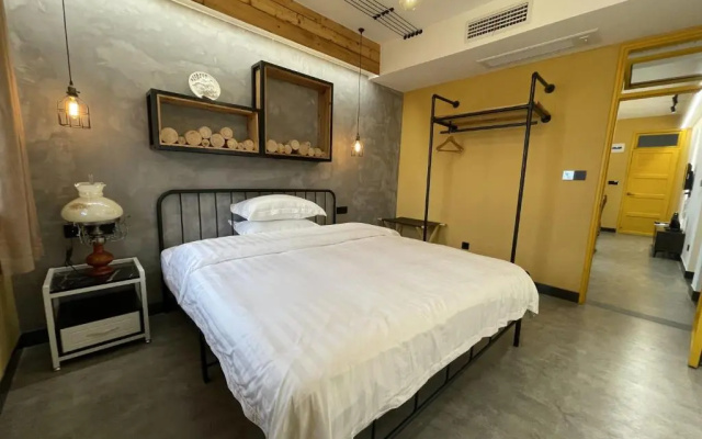 Country Utopian Inn