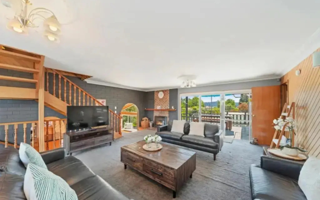Wharewaka Lodge