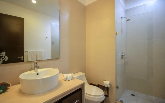 Condo with Pools Gym Yoga  by Olahola