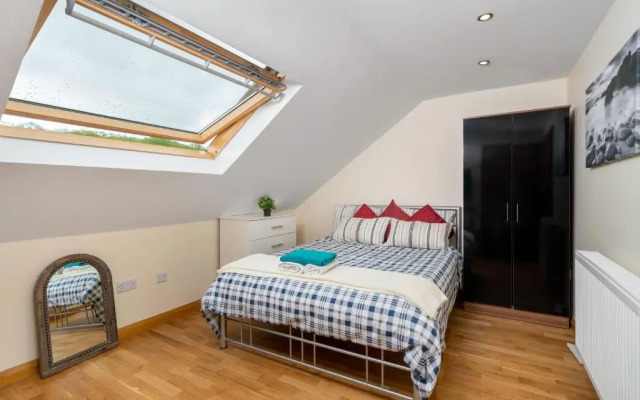 S6 Ensuite Loft Studio Space (Sandycroft Guest House)