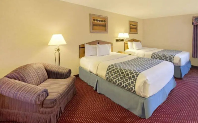 Red Lion Inn & Suites Denver Airport
